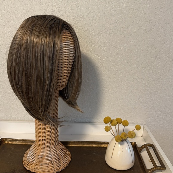 Never worn RW On Point RL12/22SS SS Cappuccino HF Lacefront Wig- only tried on - Picture 3 of 7